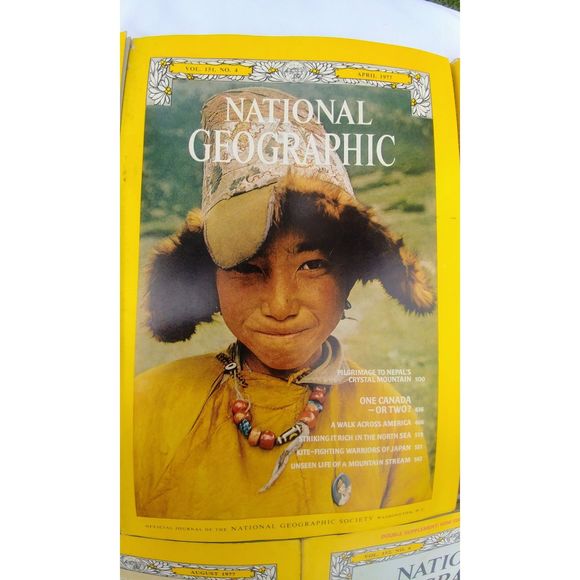 Vintage Bundle of five (5) 1977 National Geographic magazines - Picture 4 of 10